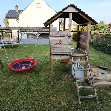 Prywatne Majka منزل للإقامة